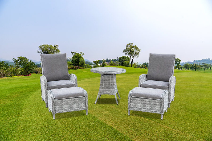 È possibile posizionare le sedie in rattan nel soggiorno per creare una zona relax?