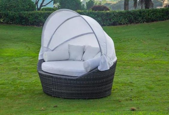 Dormire come un re: il design del letto ovale