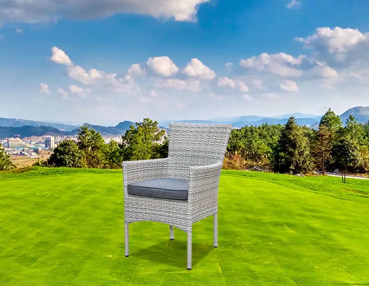 Scelte ecologiche: materiali sostenibili nel design delle sedie impilabili