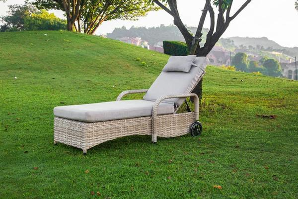 Qual è il materiale principale della Lounge? Quali sono le caratteristiche?